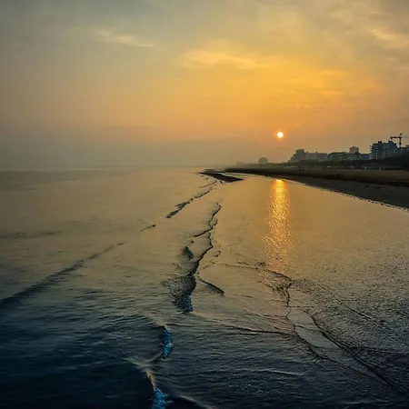 Pretty Duplex For 6 Guests In A Oasis In Lignano Riviera *