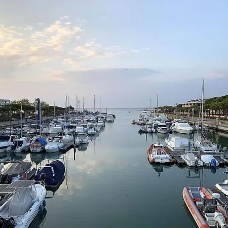 Villa Pretty Duplex For 6 Guests In A Oasis In Lignano Riviera
