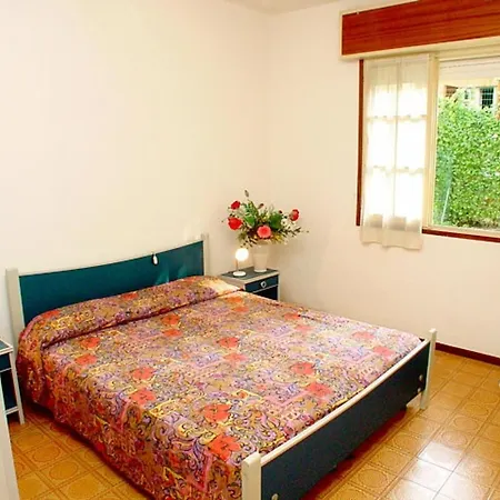 Pretty Duplex For 6 Guests In A Oasis In Lignano Riviera