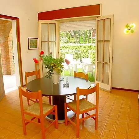 Pretty Duplex For 6 Guests In A Oasis In Lignano Riviera