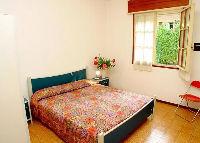 Pretty Duplex For 6 Guests In A Oasis In Lignano Riviera