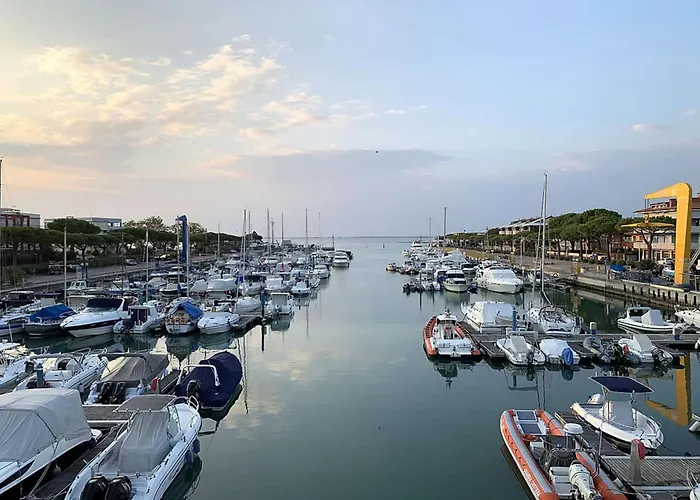 Villa Pretty Duplex For 6 Guests In A Oasis In Lignano Riviera